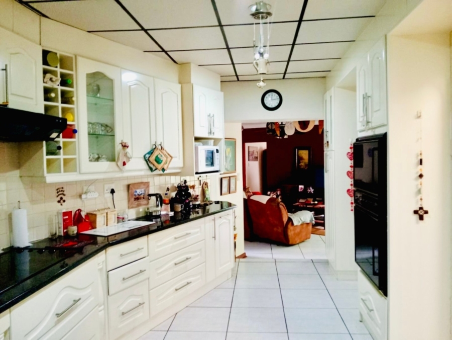 5 Bedroom Property for Sale in Dan Pienaar Free State